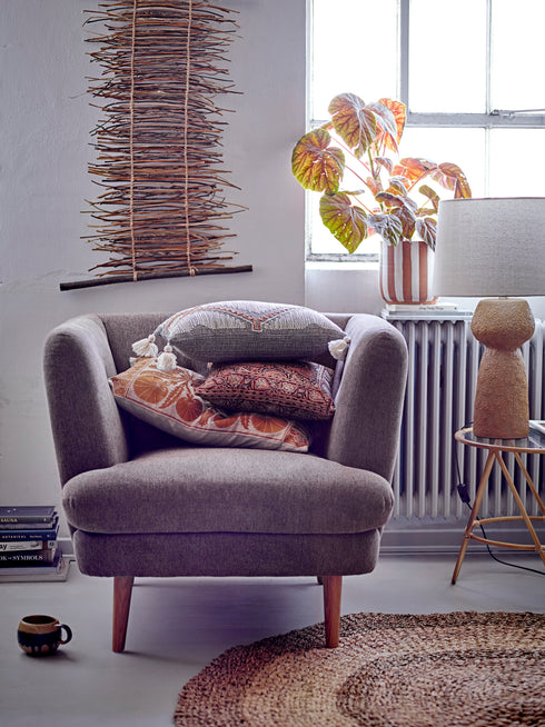 Bloomingville Boho Dekokissen mit Bommeln 50x30, schwarz-weiß-kupfer