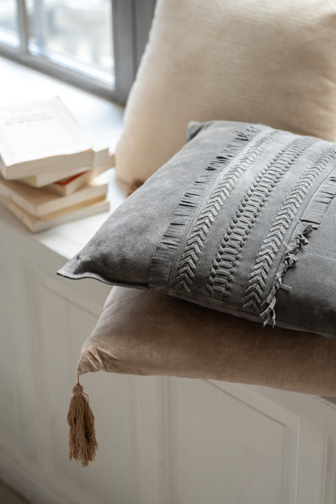 Boho Dekokissen Leder mit Fransen grau, 45x45cm
