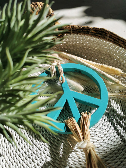 Boho Wanddeko PEACE aus Holz klein, handmade, natur-türkis, MAKE LOVE NOT WAR