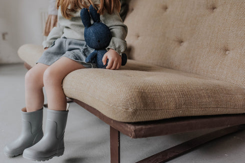 Nijntje Miffy Kuscheltier, Stofftier 23cm, mid wash denim