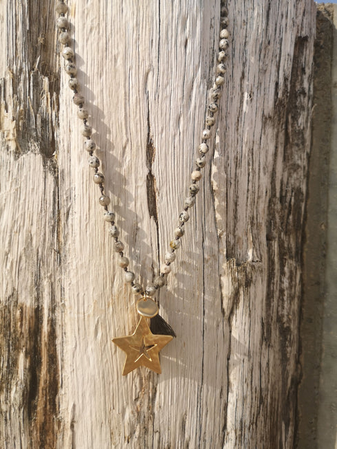 Perlenkette Naturstein, geknüpft, STAR, grau