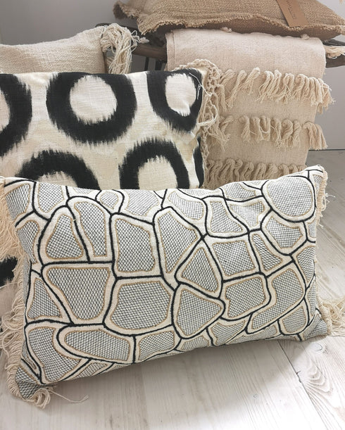 Kokon Kissenhülle Zimba, creme-gold-schwarz, bestickt, 30x50cm