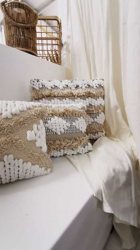 Boho Makramee Kissen Ibiza, Dekokissen 45x45cm, creme-weiß-schwarz, handmade