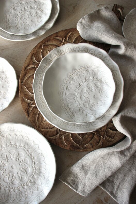 Majas Cottage, Boho Teller Happiness rund, Frühstücksteller Mandala 2024 Edition, vintage weiß