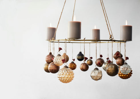 Madam Stoltz Boho Hängekugel Metall Ethno-Muster mit Quaste, kupferfarben