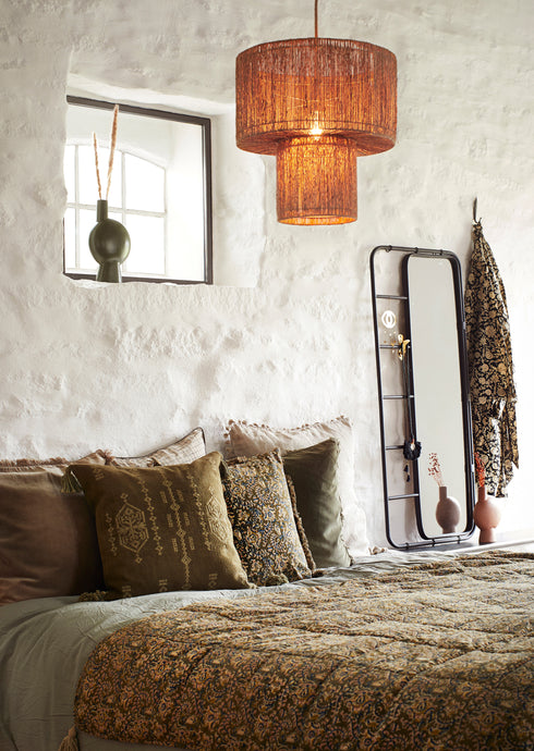 Madam Stoltz bestickte Kissenhülle Marrakesch mit Quasten, oliv