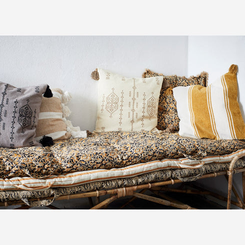 Madam Stoltz bestickte Kissenhülle Marrakesch mit Quasten, creme